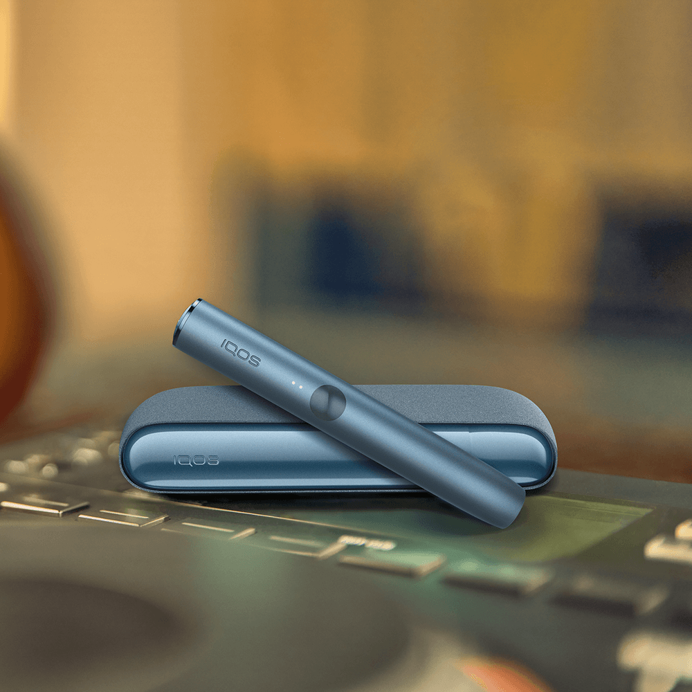 	An IQOS ILUMA device on a table